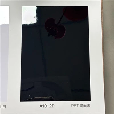 Film decorativ cu oglindă pentru animale de companie